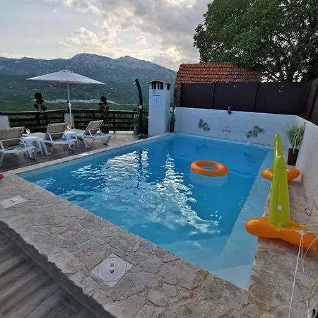 Villa Didovina *